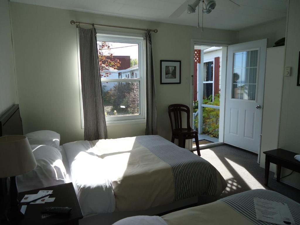 Hotel-Motel Baie-Ste-Catherine מראה חיצוני תמונה