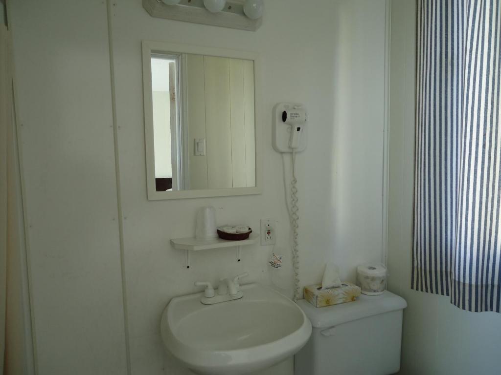 Hotel-Motel Baie-Ste-Catherine מראה חיצוני תמונה